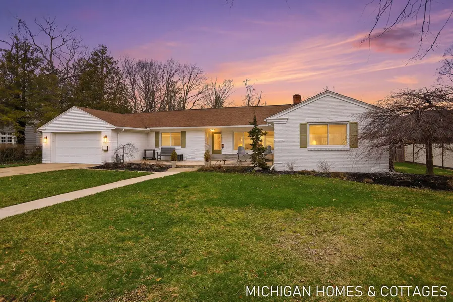 141 E 26th ST, Holland City, MI 49423