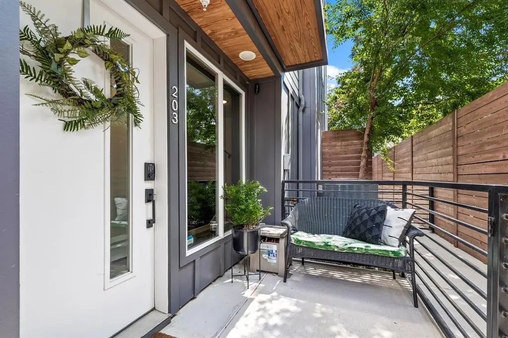 1507 N Garrett Avenue #203, Dallas, TX 75206