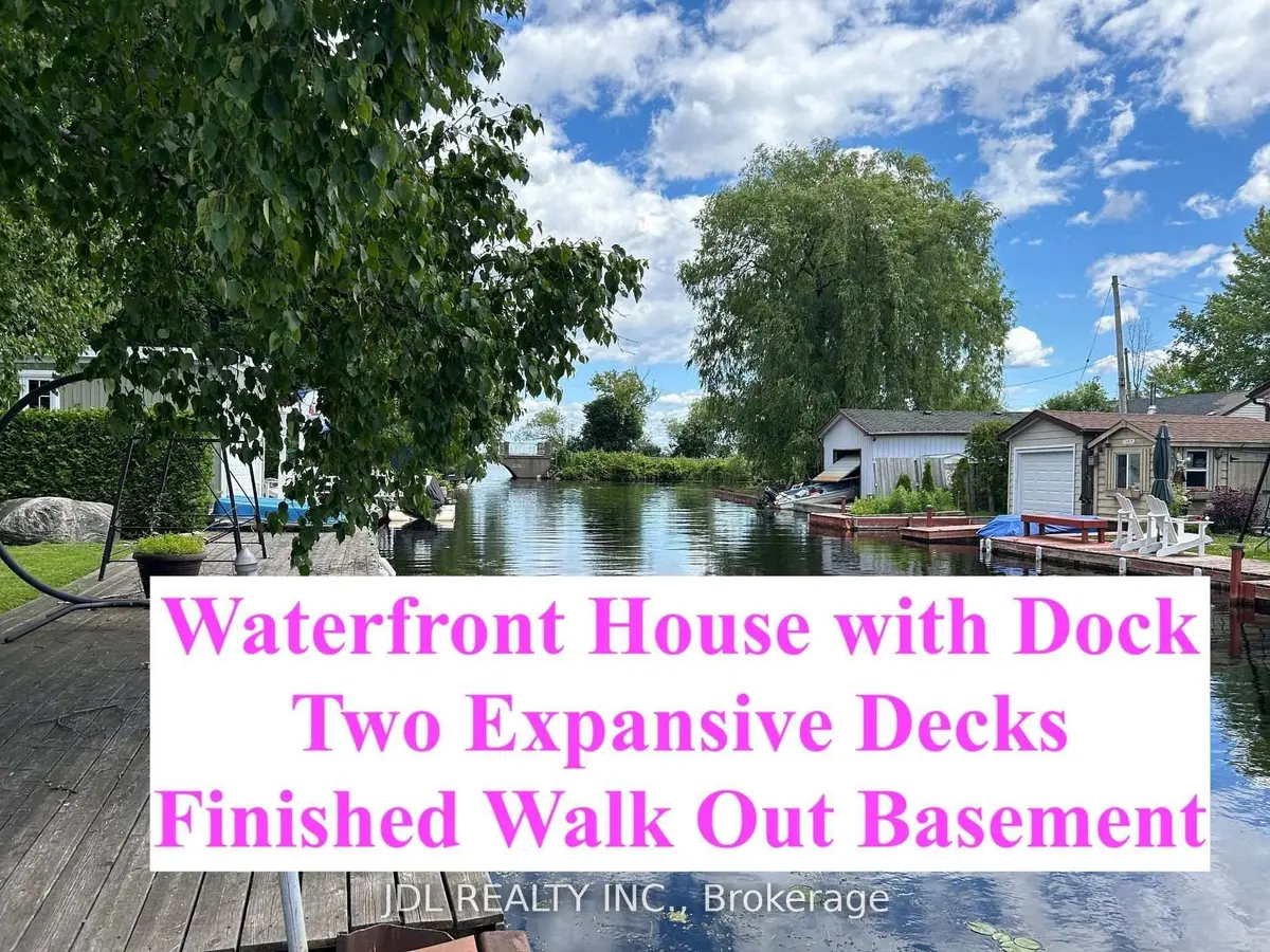 11 Red Robin RD, Georgina, ON L4P 3E9