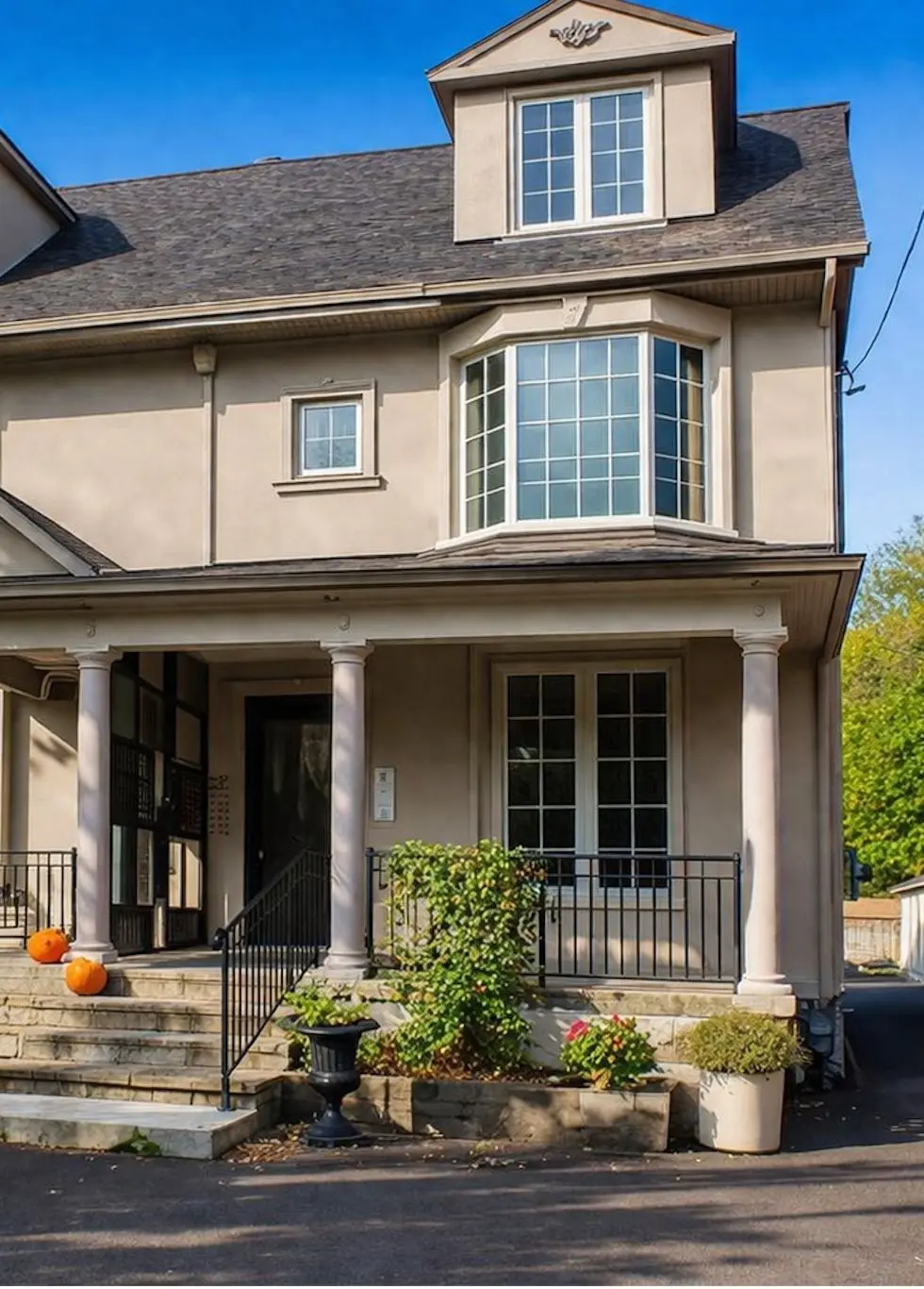 148 Mavety ST #Lower, Toronto W02, ON M6P 2L9