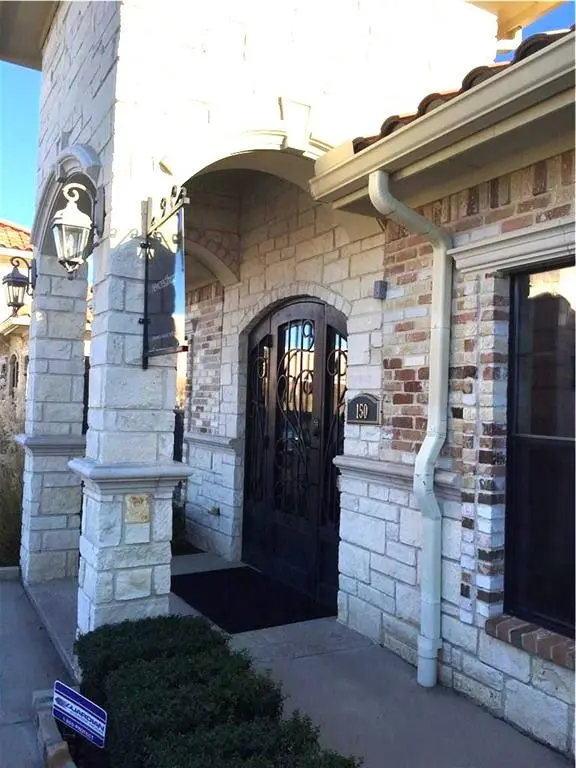 1135 Kinwest Parkway #150, Irving, TX 75063