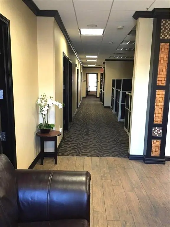 1135 Kinwest Parkway #150, Irving, TX 75063