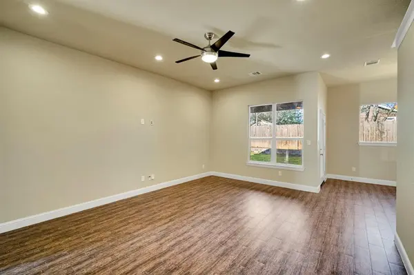 110 S Watson Street, Alvarado, TX 76009