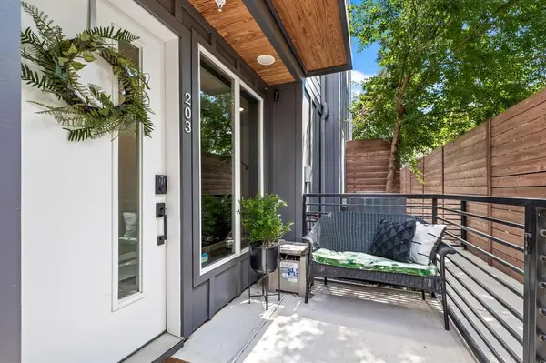 1507 N Garrett Avenue #203, Dallas, TX 75206