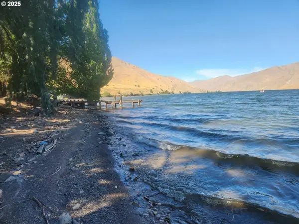 34559 Snake River RD, Huntington, OR 97907