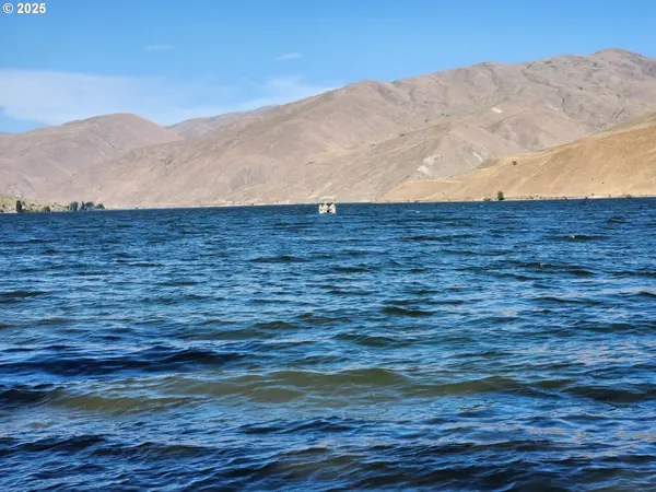 34559 Snake River RD, Huntington, OR 97907