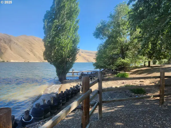 34559 Snake River RD, Huntington, OR 97907