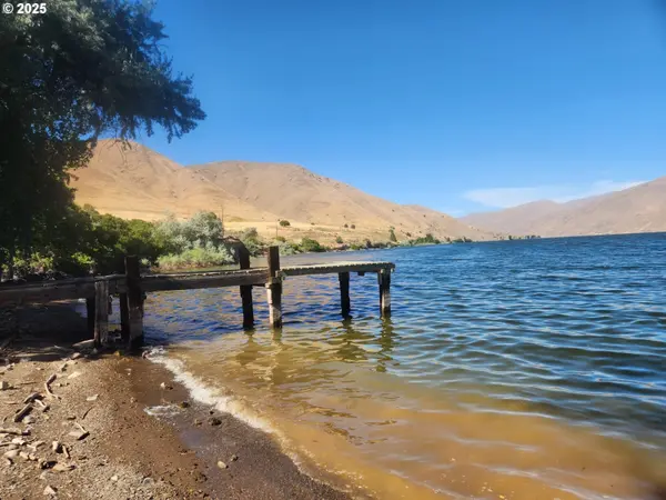 34559 Snake River RD, Huntington, OR 97907