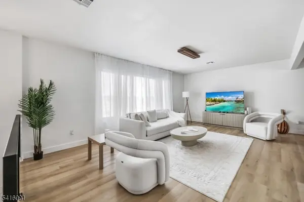 123 Chestnut St, Garfield City, NJ 07026