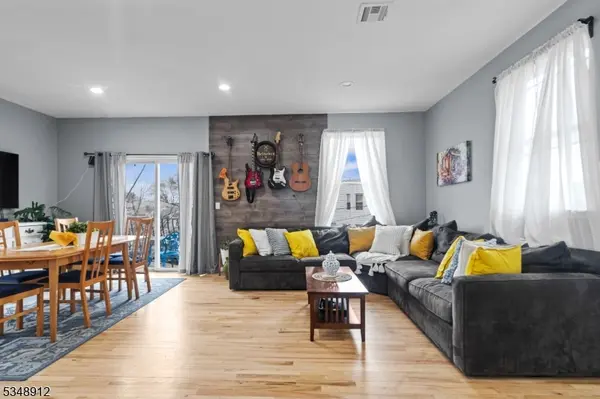 418 Jackson Ave, Elizabeth City, NJ 07201