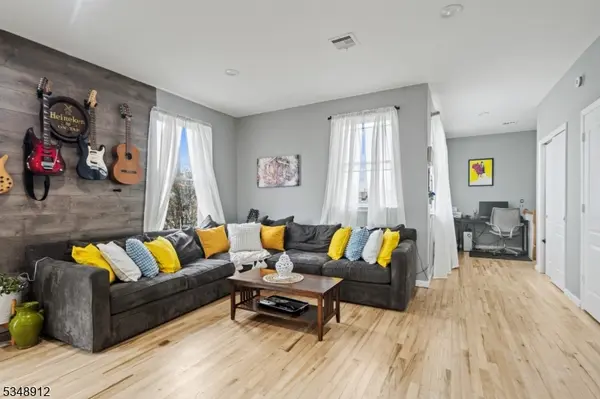 418 Jackson Ave, Elizabeth City, NJ 07201