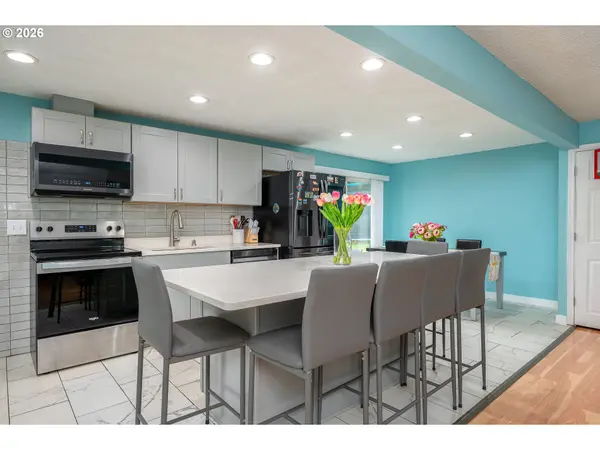 2022 SE 143RD AVE, Portland, OR 97233