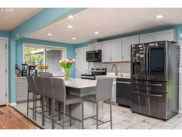 2022 SE 143RD AVE, Portland, OR 97233