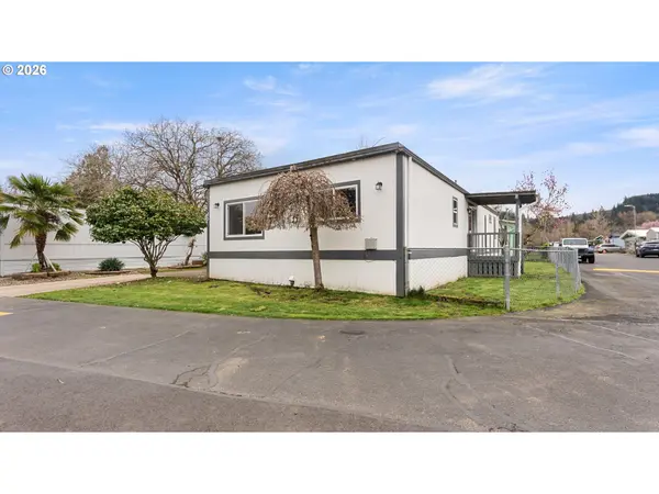 15758 SE HIGHWAY 224 #85, Damascus, OR 97089