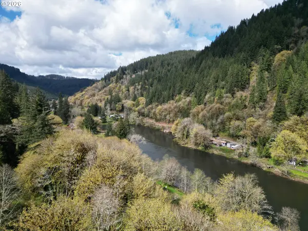 11211 Highway 36, Mapleton, OR 97453