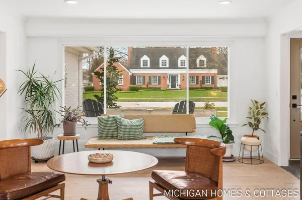 141 E 26th ST, Holland City, MI 49423