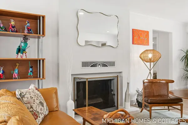 141 E 26th ST, Holland City, MI 49423