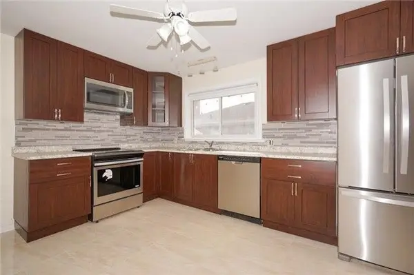 421 Woodcrest AVE #Main, Oshawa, ON L1J 2T5