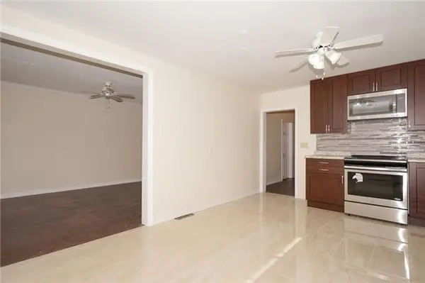 421 Woodcrest AVE #Main, Oshawa, ON L1J 2T5