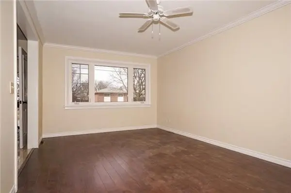 421 Woodcrest AVE #Main, Oshawa, ON L1J 2T5