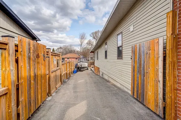 298 Annshiela DR, Georgina, ON L4P 3A5