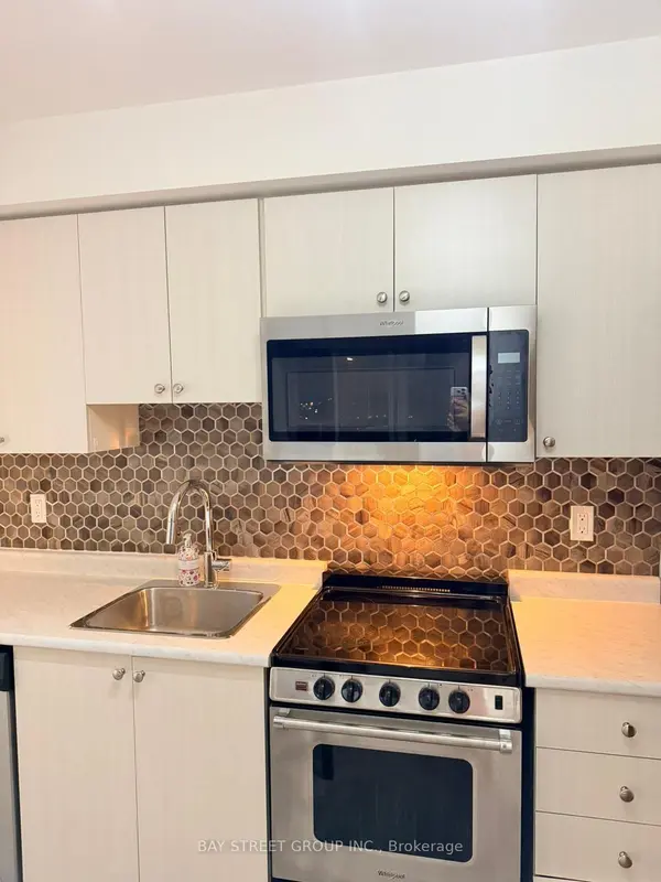 10 Wilby CRES #1602, Toronto W04, ON M9N 1E5