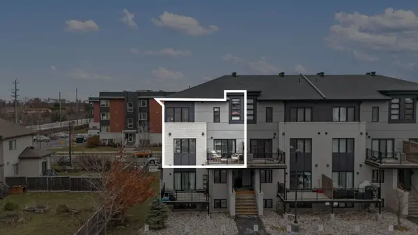 442 Via Verona AVE #22, Barrhaven, ON K2J 6B3