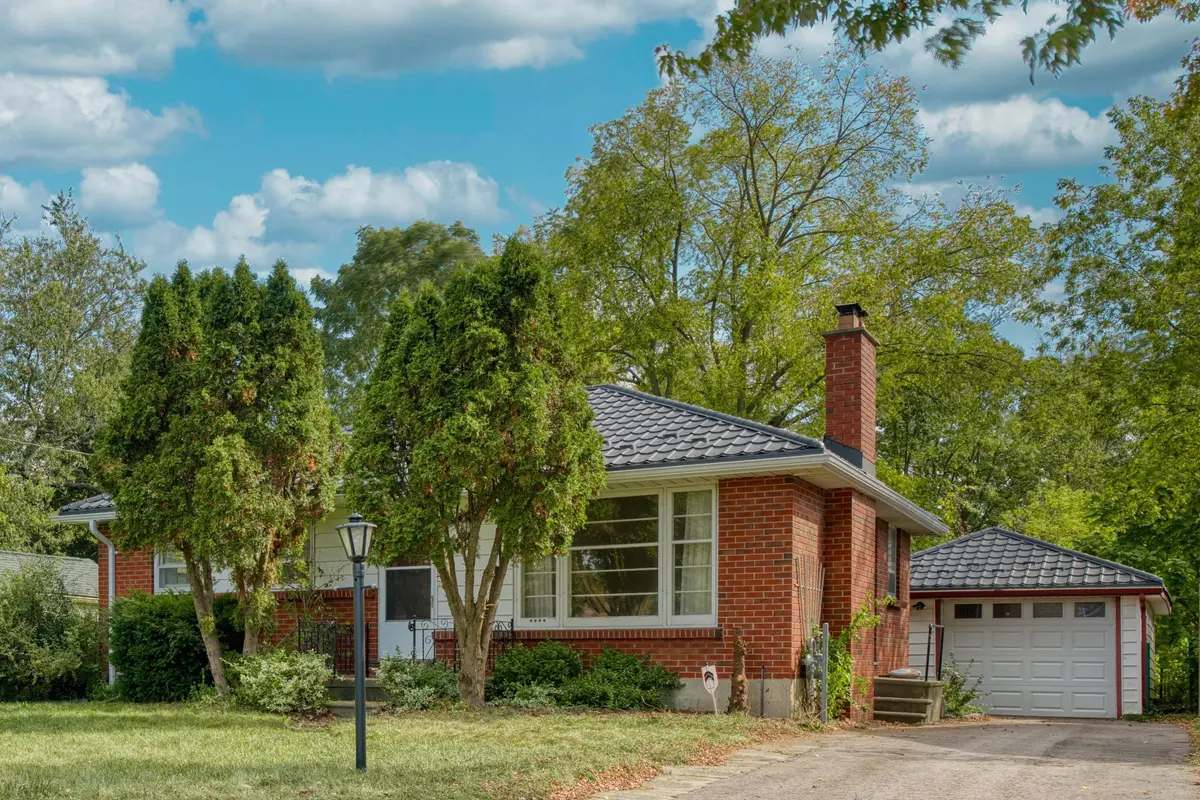 143 Oakside ST, London East, ON N5Y 1E8