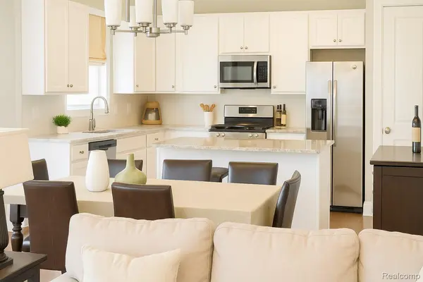 3 Grandview Circle Grandview CIR #71, White Lake Charter Township, MI 48386