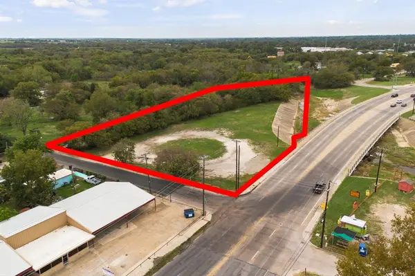 938 E Henderson Street, Cleburne, TX 76031