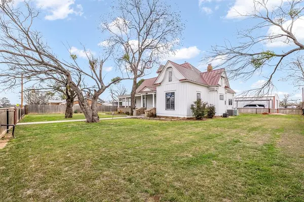 641 W 3rd Street, Baird, TX 79504