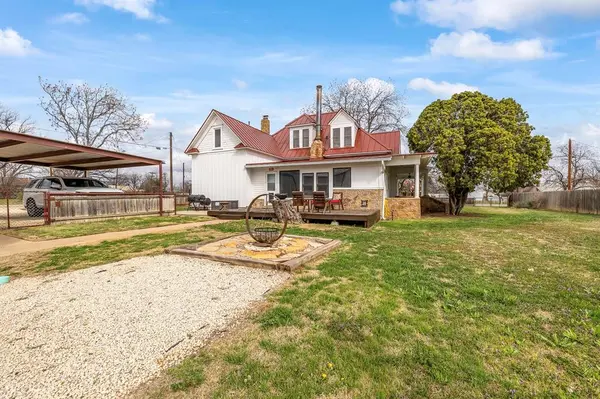 641 W 3rd Street, Baird, TX 79504