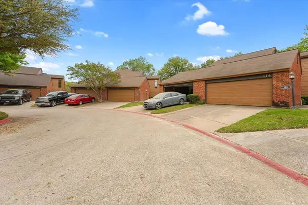 114 Wilshire Court, Irving, TX 75061