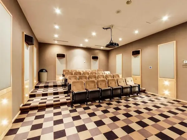 8 Mondeo DR #415, Toronto E04, ON M1P 5C7