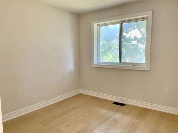 38 Thorncroft CRES #Upper, Ajax, ON L1S 2S2