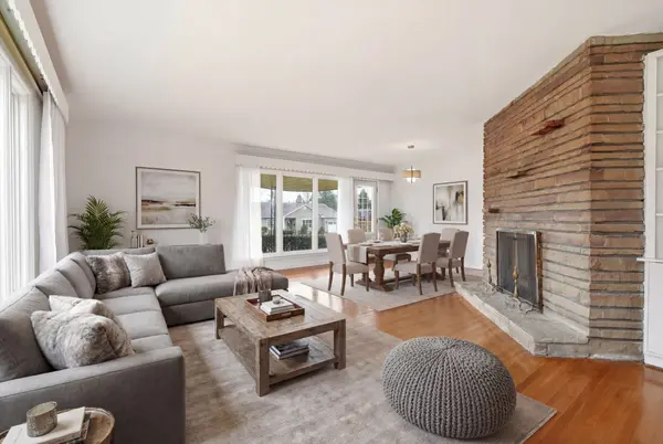 890 Falcon BLVD, Burlington, ON L7T 3B7