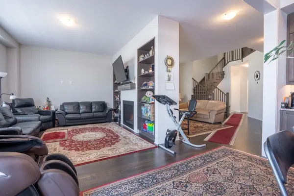 100 Starfire CRES, Hamilton, ON L8E 0K9