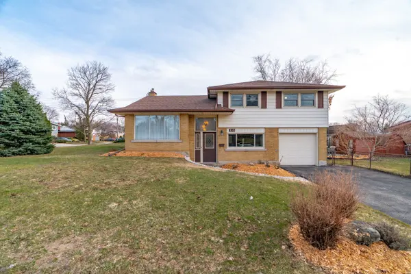 135 Burbank RD, Kitchener, ON N2B 1E3