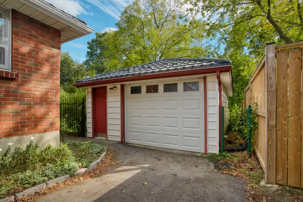 143 Oakside ST, London East, ON N5Y 1E8