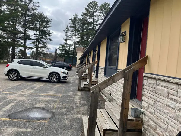 469 Bethune DR N, Gravenhurst, ON P1P 1B8