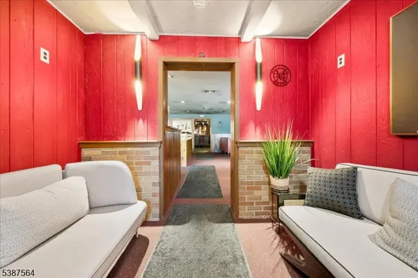 31 Decatur St, Knowlton Twp., NJ 07832