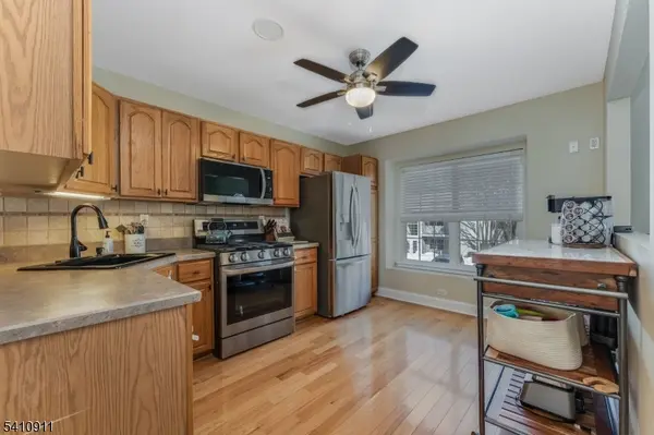 13 Spruce Ter, Mount Arlington Boro, NJ 07856