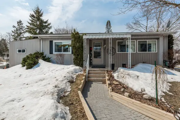 5 Broadway AVE, Innisfil, ON L9S 1M9