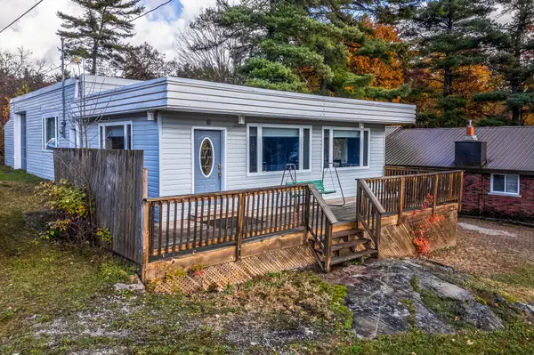 2512 Honey Harbour RD, Georgian Bay, ON P0E 1E0