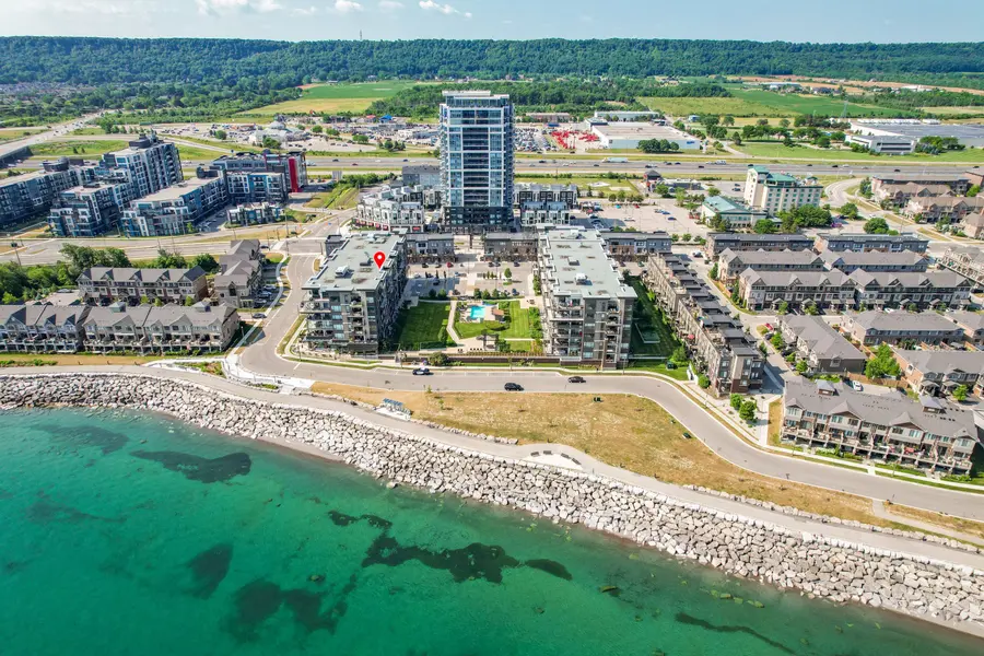 10 Esplanade LN #602, Grimsby, ON L3M 0H1