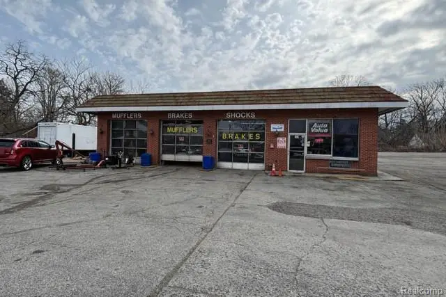 4545 S Wayne RD, Wayne, MI 48184