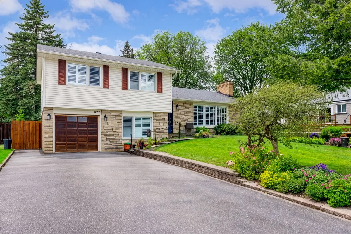 872 Law ST, Oshawa, ON L1G 4M4