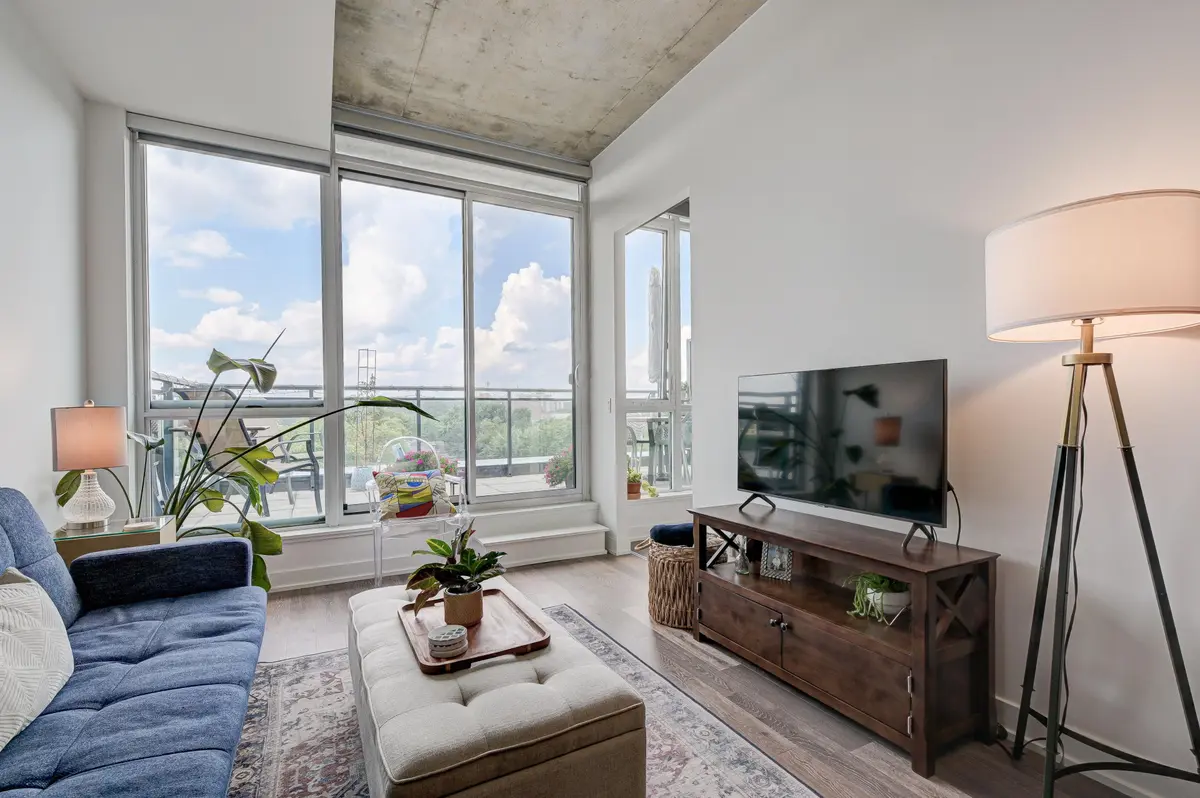 1238 Dundas ST E #813, Toronto E01, ON M4M 0C6