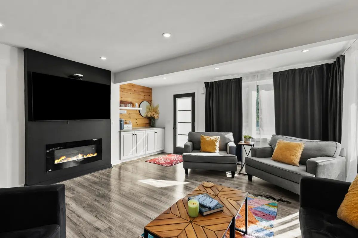 313 Ridgeway RD, Fort Erie, ON L0S 1B0