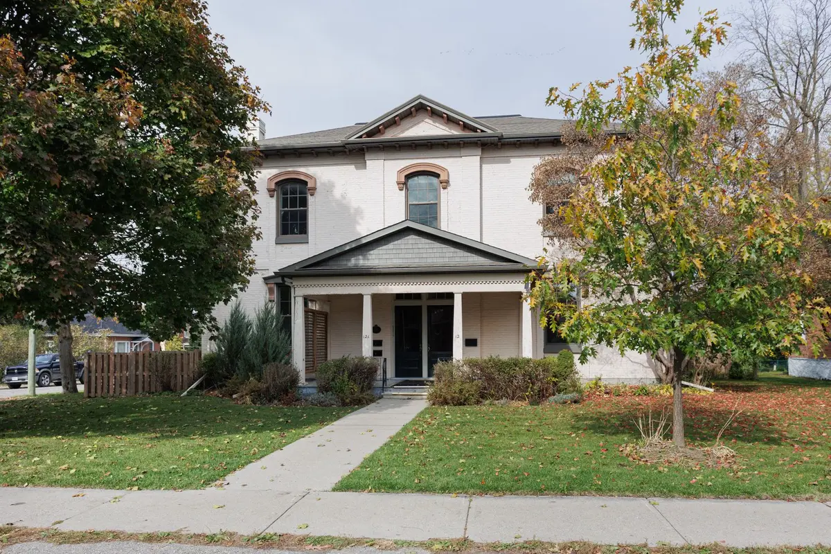12 Russell ST E, Kawartha Lakes, ON K9V 1Z8